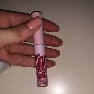 Kylie Cosmetics mini liquid lipstick shade Surprise Me